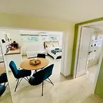 Les Chenes Verts Apartment *