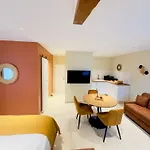 Les Chenes Verts Apartment