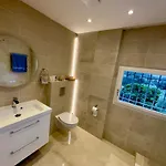 Les Chenes Verts Apartment *
