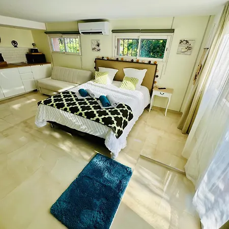 Les Chenes Verts Apartment