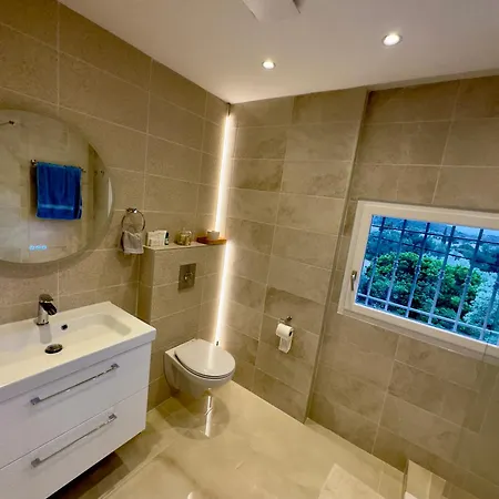 Les Chenes Verts 아파트 *